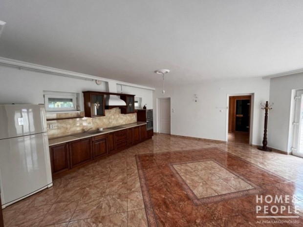 Elad� csal�di h�z �jszegeden - Szeged