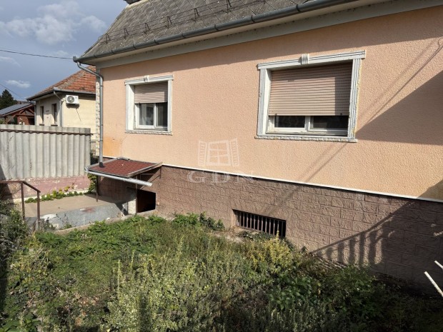 Elad� csal�di h�z �ri, FALUSI CSOKRA IS ALKALMAS!