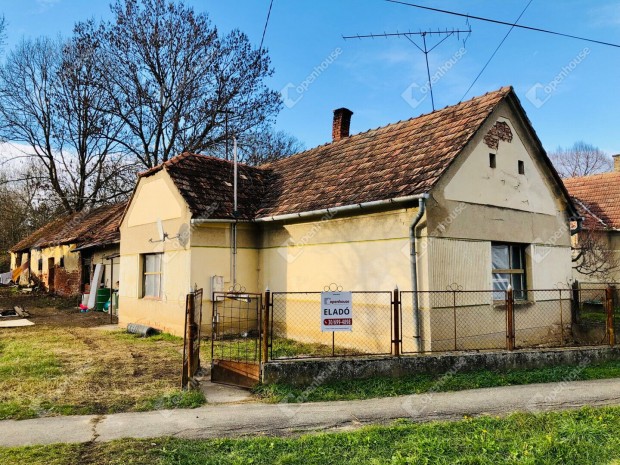 Elad� csal�di h�z Zalat�rnokon!