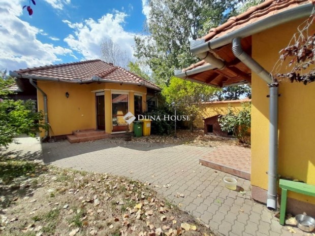 Elad� csal�di h�z, B�k�scsaba