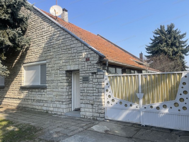 Elad� csal�di h�z, Cs�voly