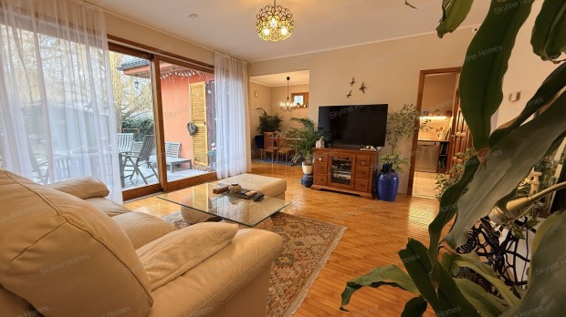 Elad� csal�di h�z, Dunaharaszti