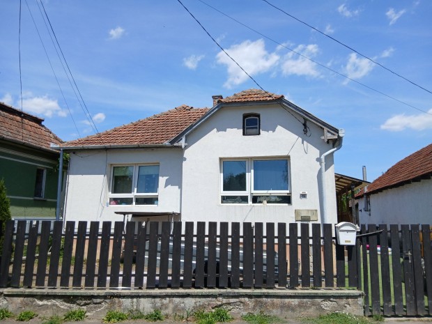 Elad� csal�di h�z, Egyh�zasgerge