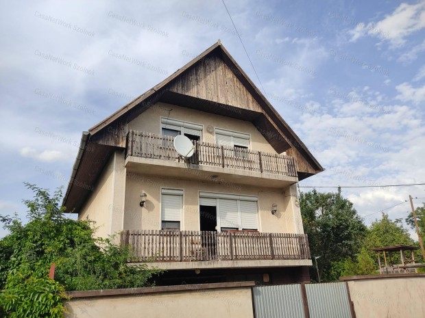 Elad� csal�di h�z, Farmos