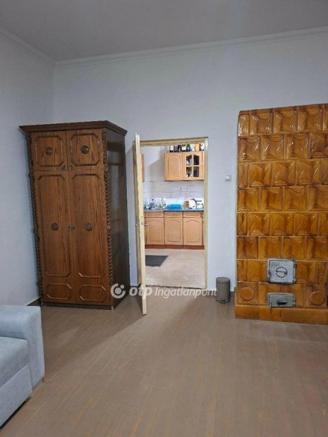 Elad� csal�di h�z, Hajd�b�sz�rm�nyben bevezet� �ton!