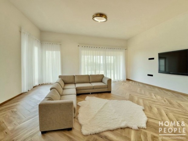 Elad� csal�di h�z, Pet�fitelep! - Szeged