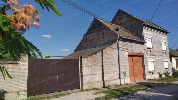 Elad� csal�di h�z, Szeremle