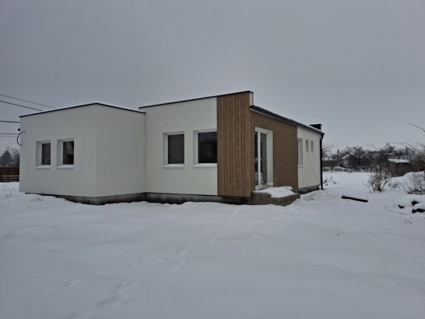 Elad� csal�di h�z, Szolnok