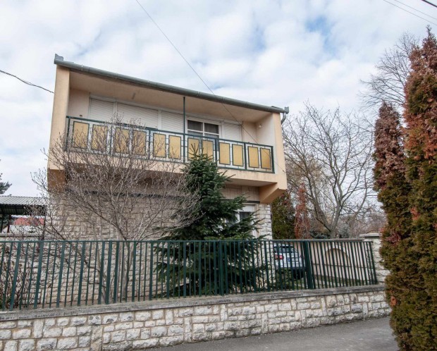 Eladó családi ház, Szolnok