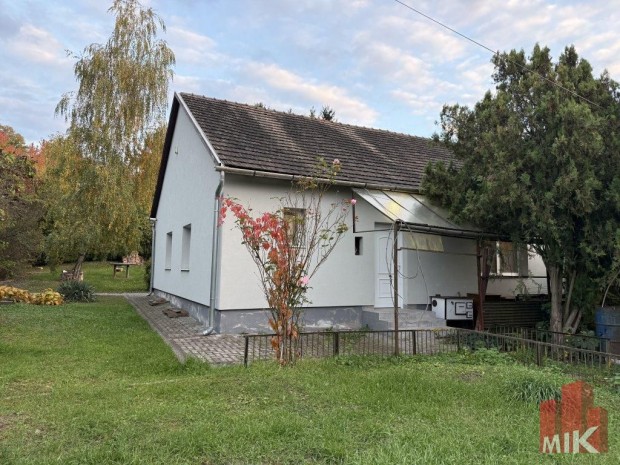 Elad� csal�di h�z - M�tranov�k