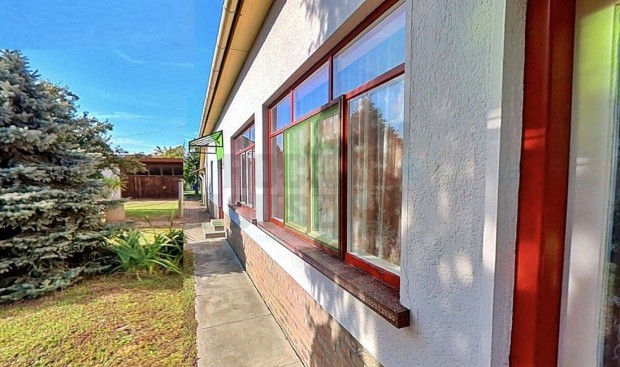 Elad� csal�di h�z gar�zzsal egy�tt B�k�scsaba egyik legkedveltebb