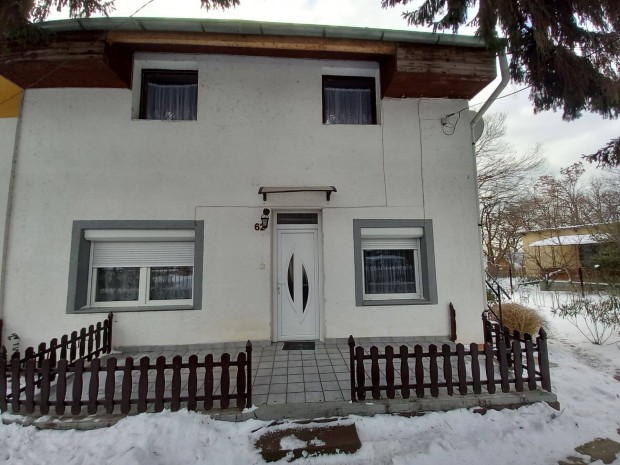 Elad� csal�di h�z,sorh�z