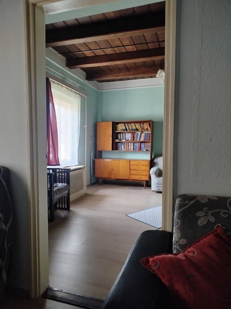 Elad� csal�dih�z Piliscsab�n