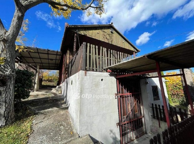 Elad csendes, nyugodt krnyezetben 39 nm-es, 2 szintes htvgi hz!