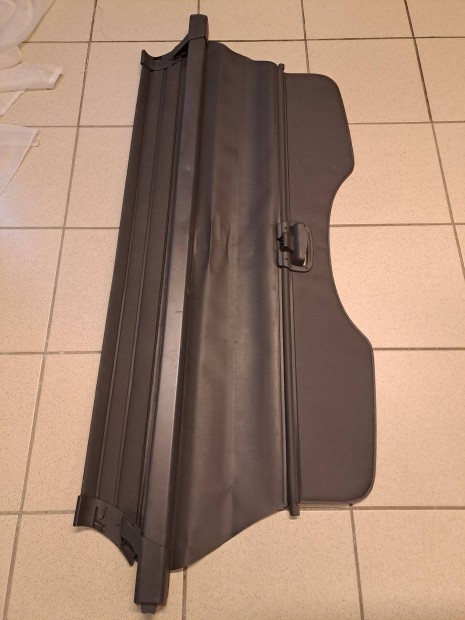 Elad csomagtart fedl