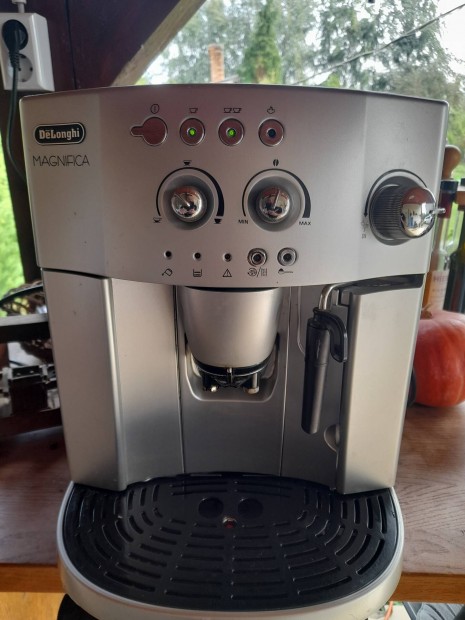 Elad delonghi magnifica 