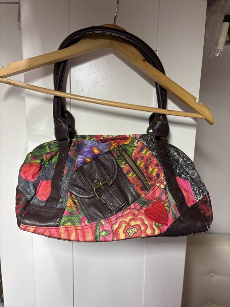 Elad� desigual n�i vir�gos t�ska! Olcs�n