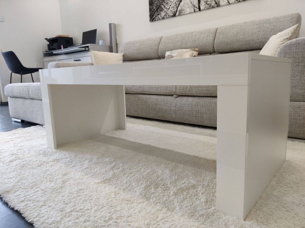 Elad� doh�nyz�asztal