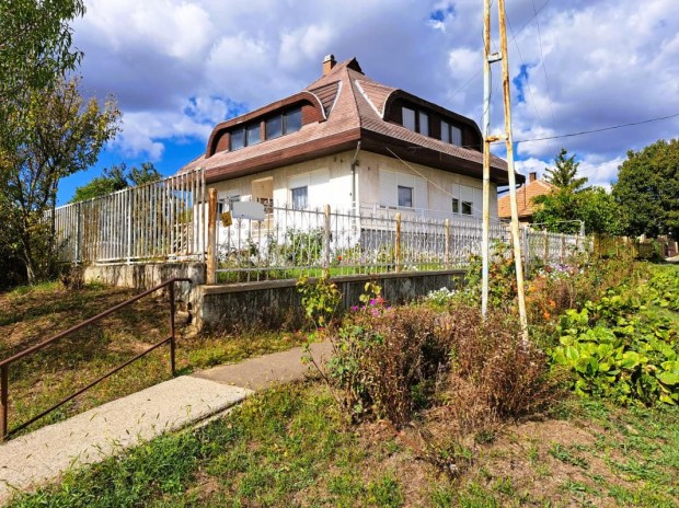 Elad� ecs�di csal�dih�z