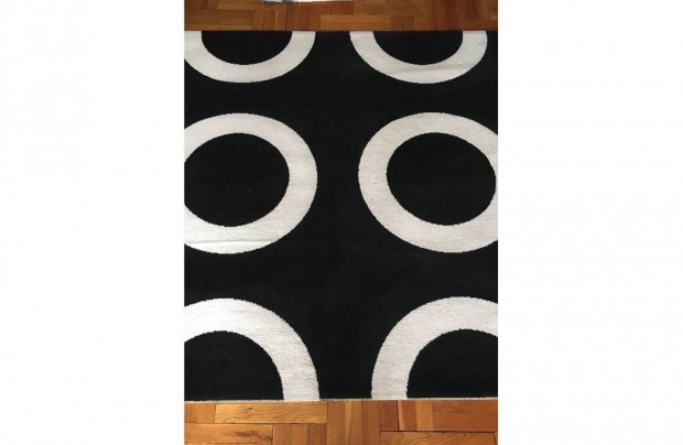 Elad� egy 170x170 cm-es sz�nyeg