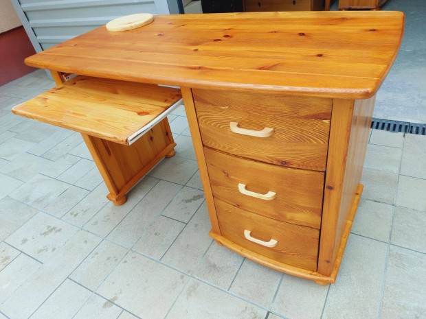 Elad� egy 3 fi�kos feny� �r�asztal. B�tor sz�p �llapot�. M�retek: 11