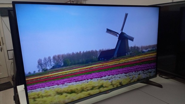 Elad egy 42 colos 108cm-es LG Fullhd smart 3D led tv!