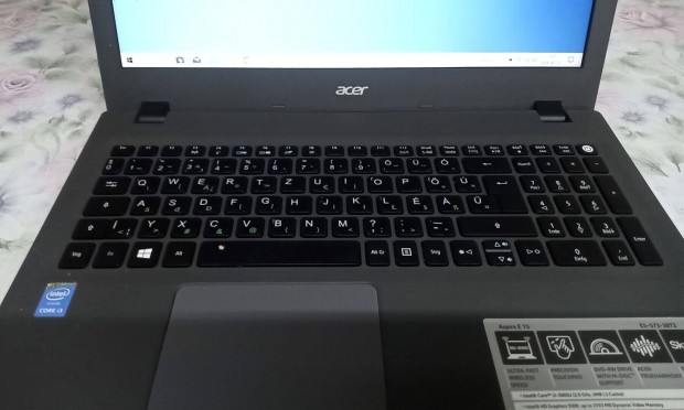 Eladó egy Acer Aspire E 15 tipusú.i3. Kamerás Laptop