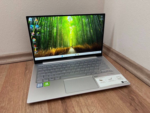 Eladó egy Asus S330FN laptop (Intel i3 2x3,9GHz/4GB/256SSD/MX150/Fullh