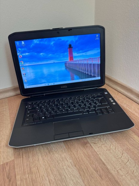 Elad egy Dell Latitude E5430 laptop (Intel i5 2x3,3GHz/8GB/256SSD)