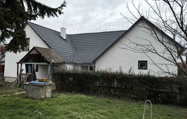 Elad� egy FEL�J�TOTT K�THELYI CSAL�DI H�Z.