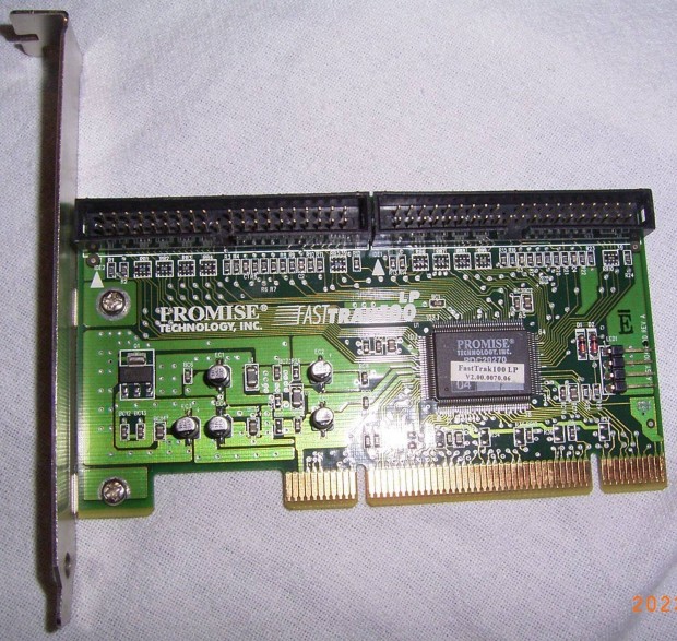Elad egy Fasttrak100LP tipus IDE RAID PCI-os krtya