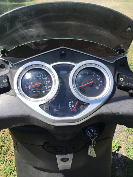 Elad egy Keeway Outlook 150 motor !