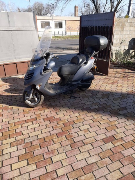Elad� egy Kymco S4 Grant Ding motor 251kc3