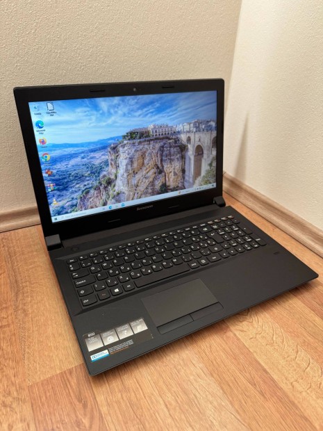 Elad egy Lenovo B50-70 laptop (Intel i3 2x1,7GHz/8GB/256SSD)