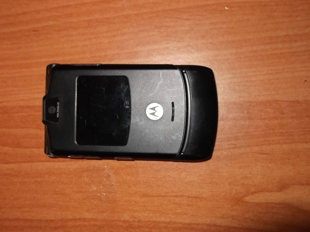 Elad egy Motorola Razr V3i fggetlen, magyar men nlkli kszlk
