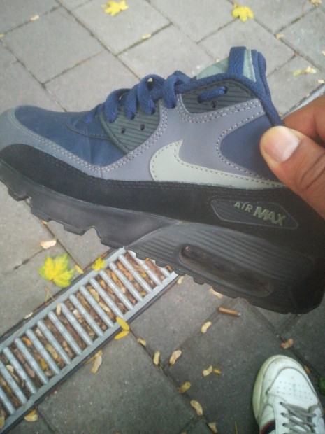 Elad egy Nike Air max 38 cas.