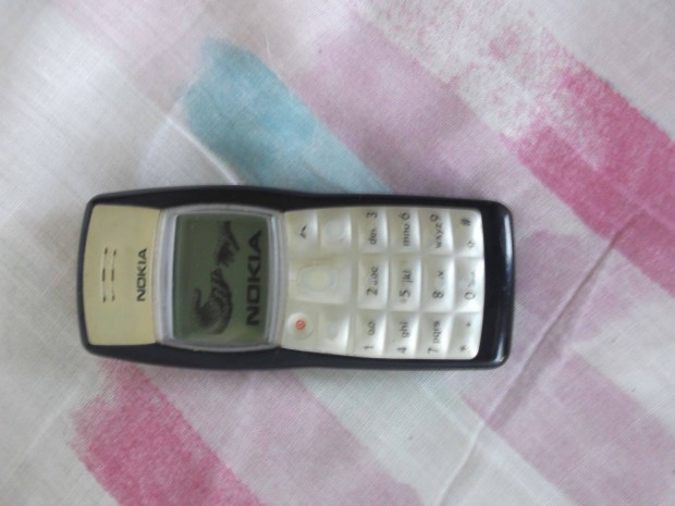 Elad egy Nokia 1100 tpus kszlk, fggetlen, magyar men nlkl