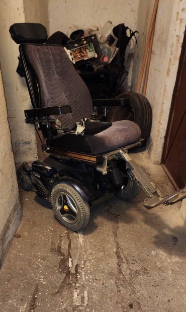 Eladó egy Permobil C500 elektromos kerekesszék hozzáértőknek