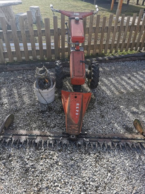 Elad� egy Reform altern�l� kasza 