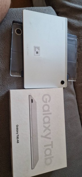 Elad egy Samsung A8 tablet