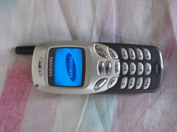 Eladó egy Samsung Sgh R-310 típusú Telekom függően