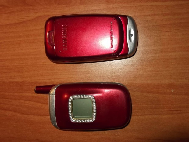 Elad egy Samsung Sgh T- 500 vintage mobiltelefon,dokkol, +2 j akksi