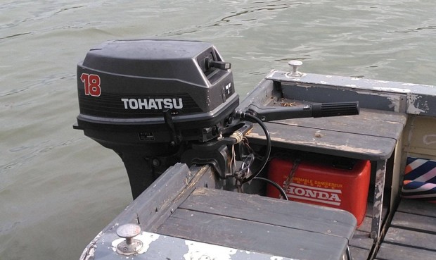 Elad egy Tohatsu 18 lers kttem rvidcsizms csnakmotor