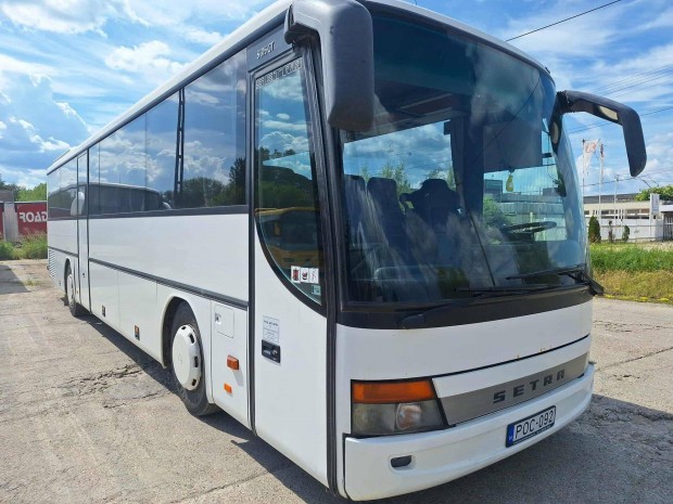 Elad egy a kornak megfelel llapot autbusz