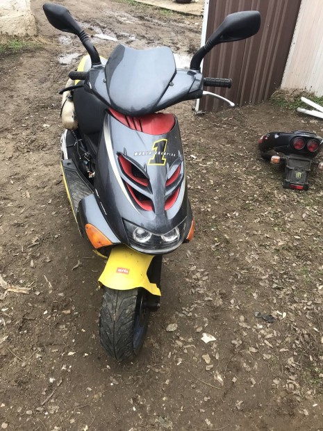 Elad egy aprilia sr ditech alkatrsznek 