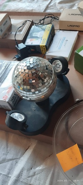 Elad egy disco lmpa 