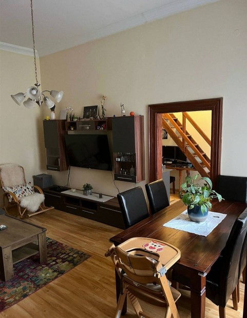 Elad egy egyedi hangulat, galris tglapts laks Budapest VI. k