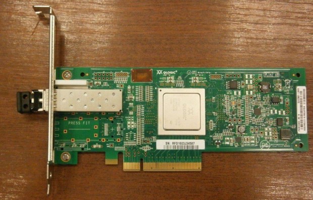 Eladó egy egyportos Qlogic Pcie2 x 8 GB-os FC kátrya (2016)