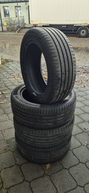 Elad egy garnitra Continental 225/55 R18 nyrigumik 