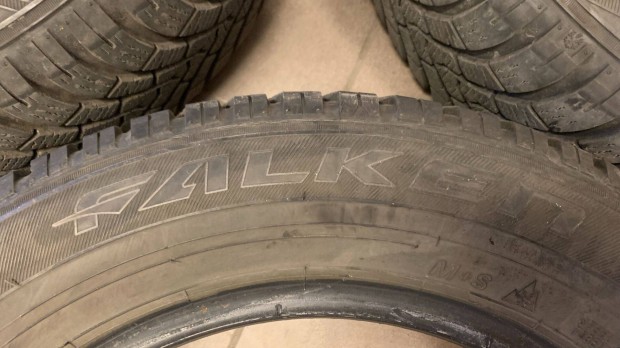 Elad egy garnitra Falken 185/65 R15 88T hasznlt tli gumi